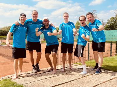Halbzeitbilanz: 2 Teams mit berechtigten Aufstiegschancen!
